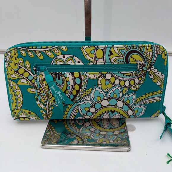 Vera Bradley Travel Organizer Wallet Peacock Paisley Zip Around Wristlet - Picture 4 of 8